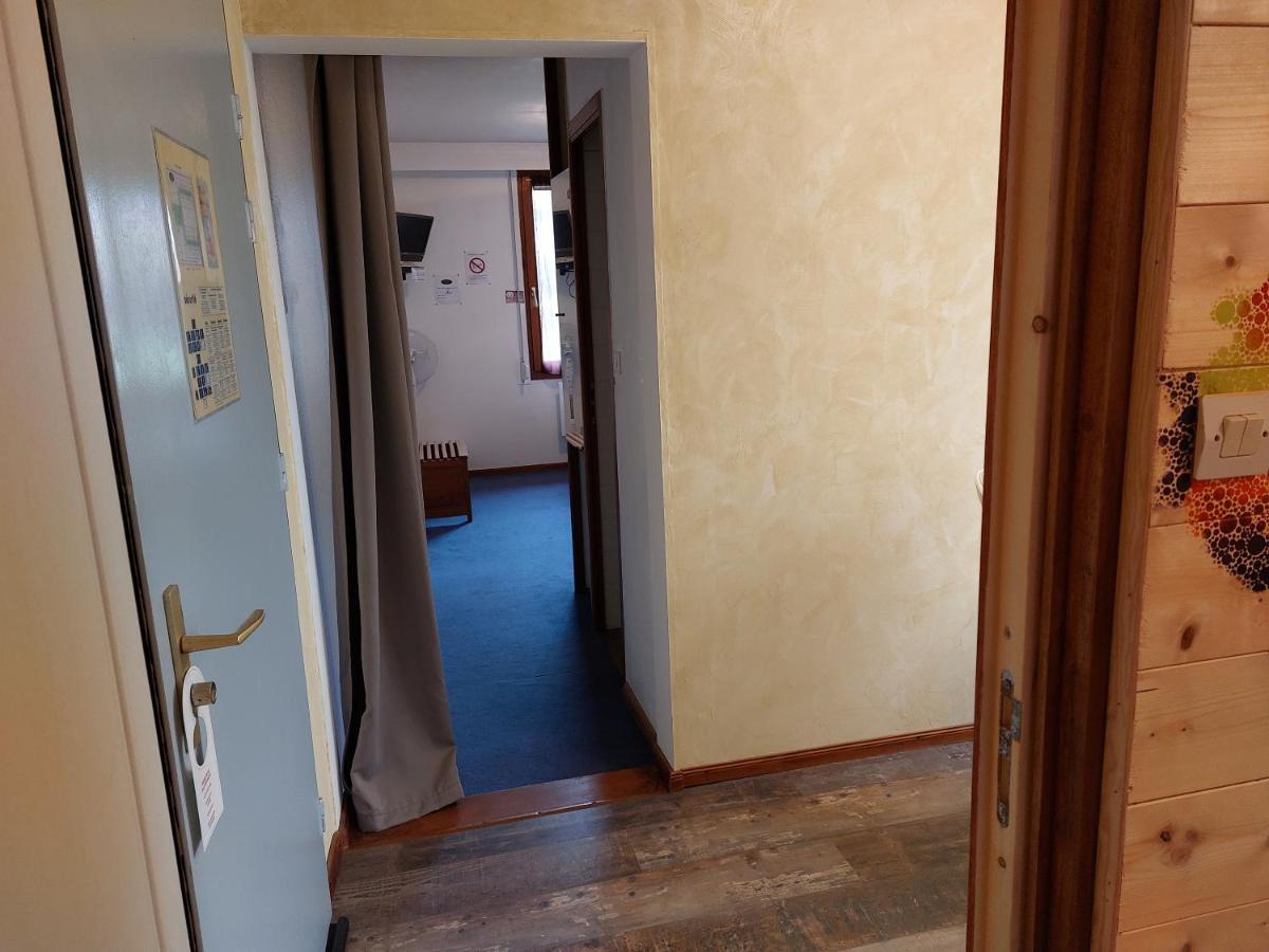 Le Magiot Otel Montliot-et-Courcelles Dış mekan fotoğraf