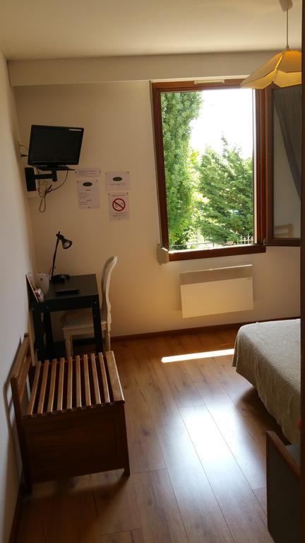 Le Magiot Otel Montliot-et-Courcelles Oda fotoğraf