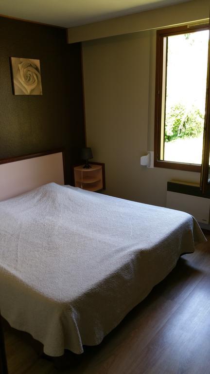 Le Magiot Otel Montliot-et-Courcelles Oda fotoğraf