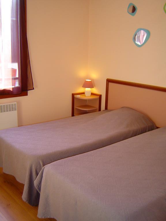 Le Magiot Otel Montliot-et-Courcelles Oda fotoğraf